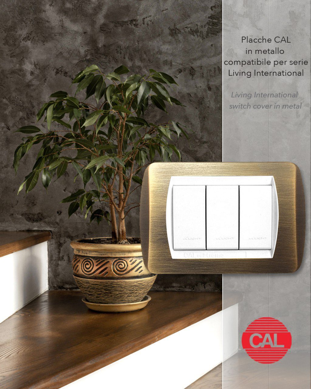 Placca compatibile BTicino Living Light in ottone bronzo ambientata CAL