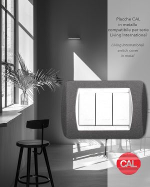 Placca compatibile BTicino Living Light grigio ardesia ambientata CAL