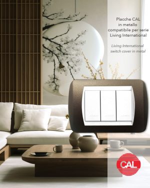 Placca compatibile BTicino Living Light marrone ambientata CAL