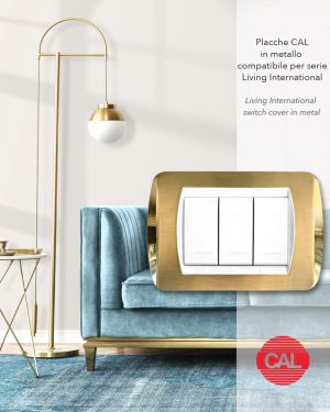 Placca compatibile BTicino Living Light ottone lucido e satinato ambientata CAL